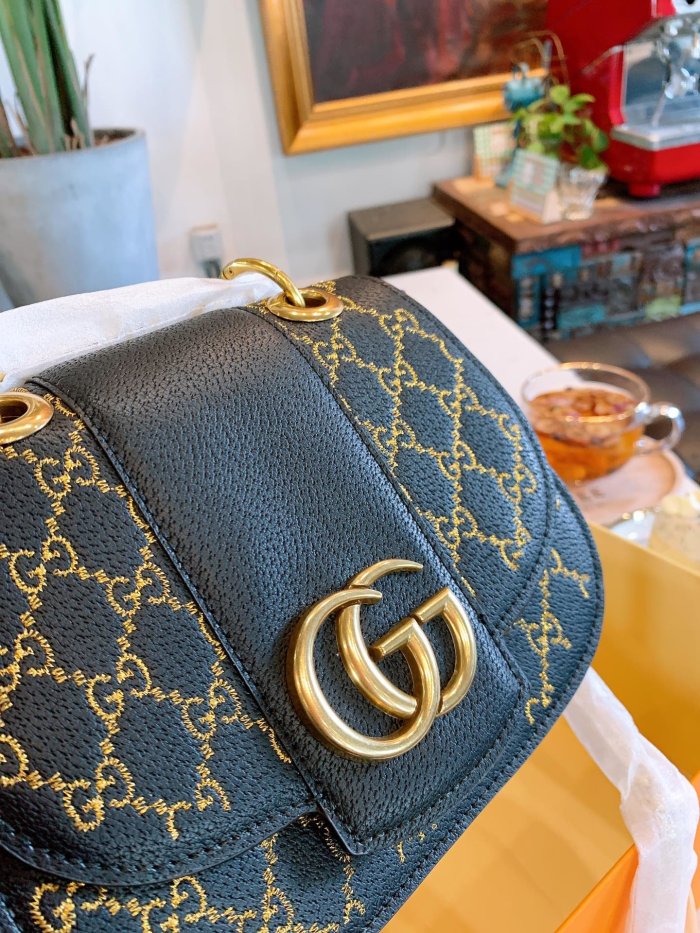 GUCCI  LB0912005020138  size: 22x18cm