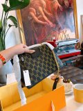 GUCCI  LB5812005020144  size: 26x18cm