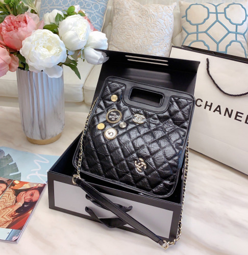 CHANEL  LB5222005030056  size: 29x26cm