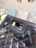 CHANEL  LB5222005030056  size: 29x26cm