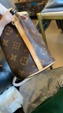 LOUIS VUITTON  LB582005020114  size: 15x17cm