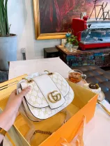GUCCI  LB0912005020138  size: 22x18cm