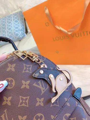 LOUIS VUITTON  LB0712005030074  size: 26x20cm