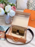 LOUIS VUITTON  LB5712005030044  size: 21x13cm
