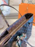 LOUIS VUITTON  LB5122005030077  size: 32cm