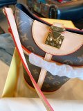 LOUIS VUITTON  LB5912005020109  size: 22x15x20cm