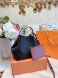 LOUIS VUITTON  LB5022005030076  size: 13x19cm
