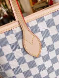 LOUIS VUITTON  LB0122005020110  size: 32x15x29cm