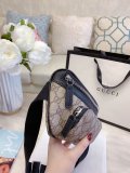 GUCCI  LB0312005030005  size: 22x13cm
