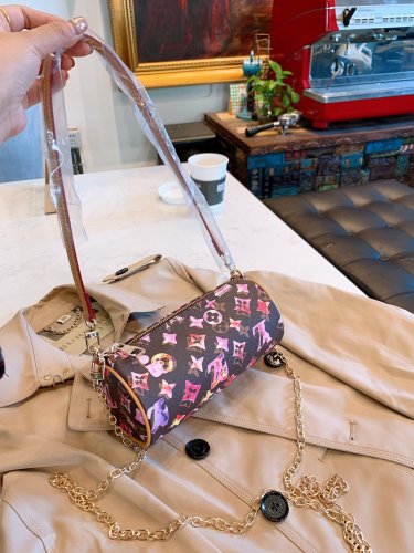 LOUIS VUITTON  LB5012005020128  size: 22cm
