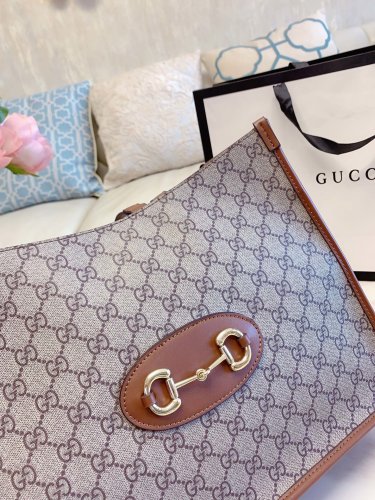 GUCCI  LB5512005030047  size: 34x26cm