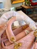 缺货 预定 DIOR  LB5912005020152  size: 18x15cm