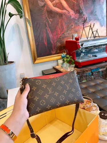 LOUIS VUITTON  LB0012005020107  size: 20cm