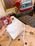 LOUIS VUITTON  LB5312005020118  size: 26x20cm