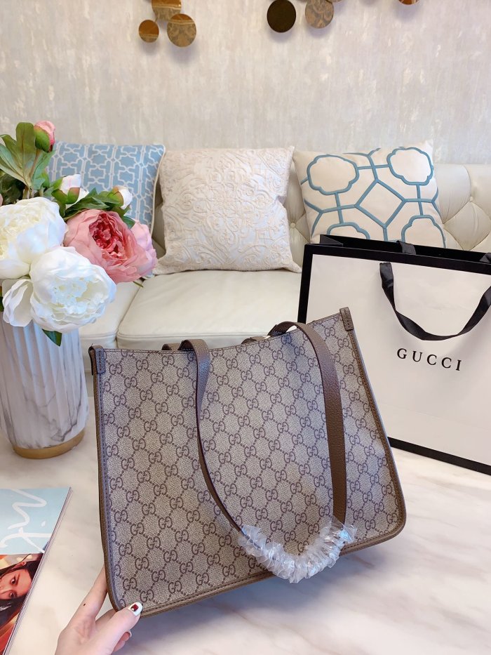 GUCCI  LB5512005030046  size: 34x26cm