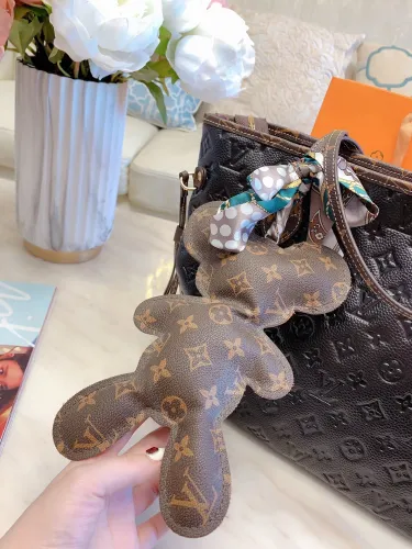 LOUIS VUITTON  LB5122005030077  size: 32cm
