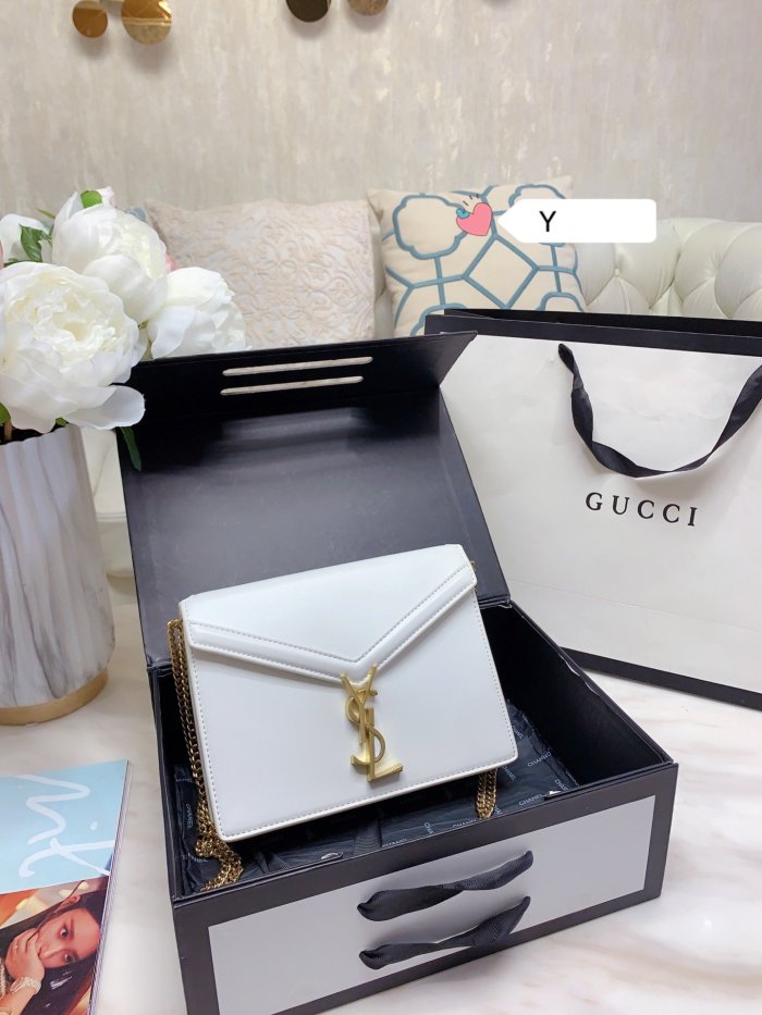 YSL  LB5812005030015  size: 22x17cm
