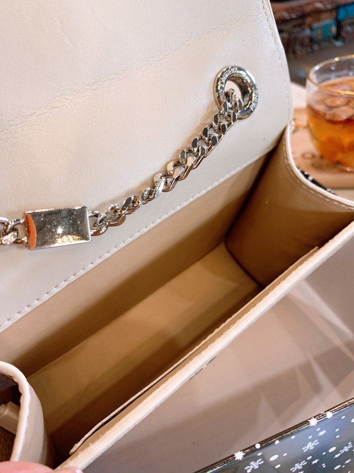 YSL  LB0912005020105  size: 18x14cm