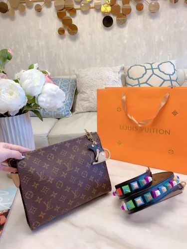 LOUIS VUITTON  LB0412005030075  size: 25x20cm