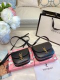 YSL  LB5412005030083  size: 18cm/15cm