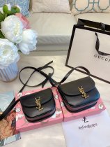 YSL  LB5412005030083  size: 18cm/15cm