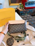 LOUIS VUITTON  LB5212005020150  size: 25cm