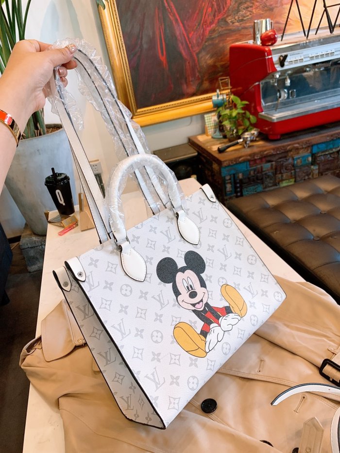 LOUIS VUITTON  LB0712005020119  size: 33x14x26cm/24x10x19