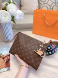 LOUIS VUITTON  LB0412005030075  size: 25x20cm