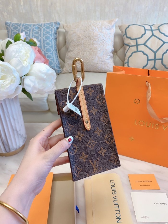 LOUIS VUITTON  LB5412005030100  size: 10x20cm