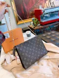 LOUIS VUITTON  LB0212005020129  size: 25x19cm