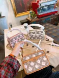 GUCCI  LB5412005020124  size: 21x15cm