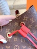 LOUIS VUITTON  LB0812005030072  size: 26x22x27cm