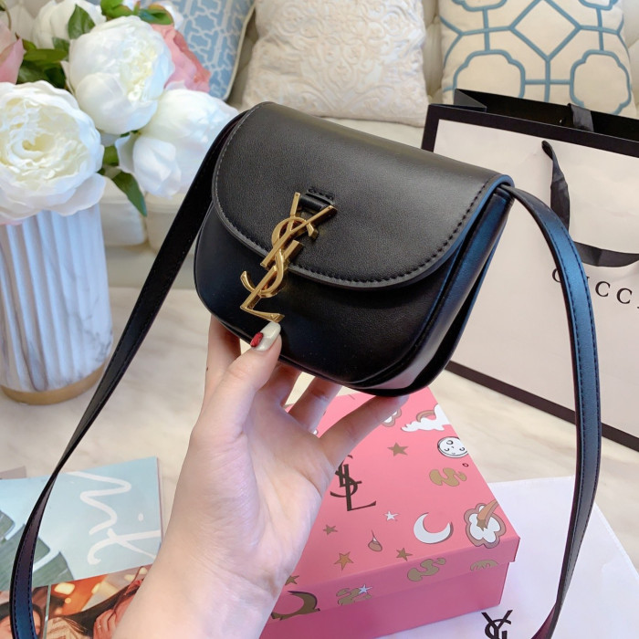 YSL  LB5412005030083  size: 18cm/15cm