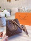 LOUIS VUITTON  LB0812005030073  size: 26x22x27cm