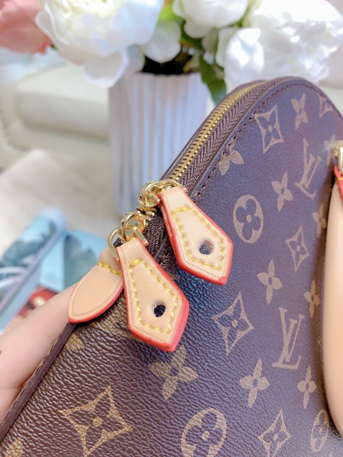 LOUIS VUITTON  LB5612005030027  size: 27cm