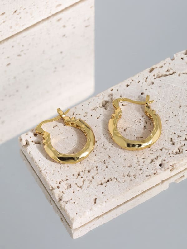 925 Sterling Silver Hollow Geometric Vintage Huggie Earring
