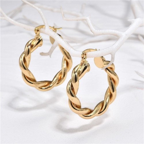 Pendientes de oro laminado dorado torcidos en forma de C a la moda al por mayor