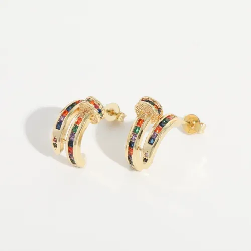 Nuevos aretes de oro laminado con clavo de circonita de diamante de color oro real de 14k chapados en latón