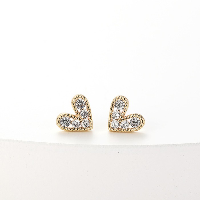 Pendientes pequeños de oro laminado en forma de corazón para mujer nuevos simples a la moda