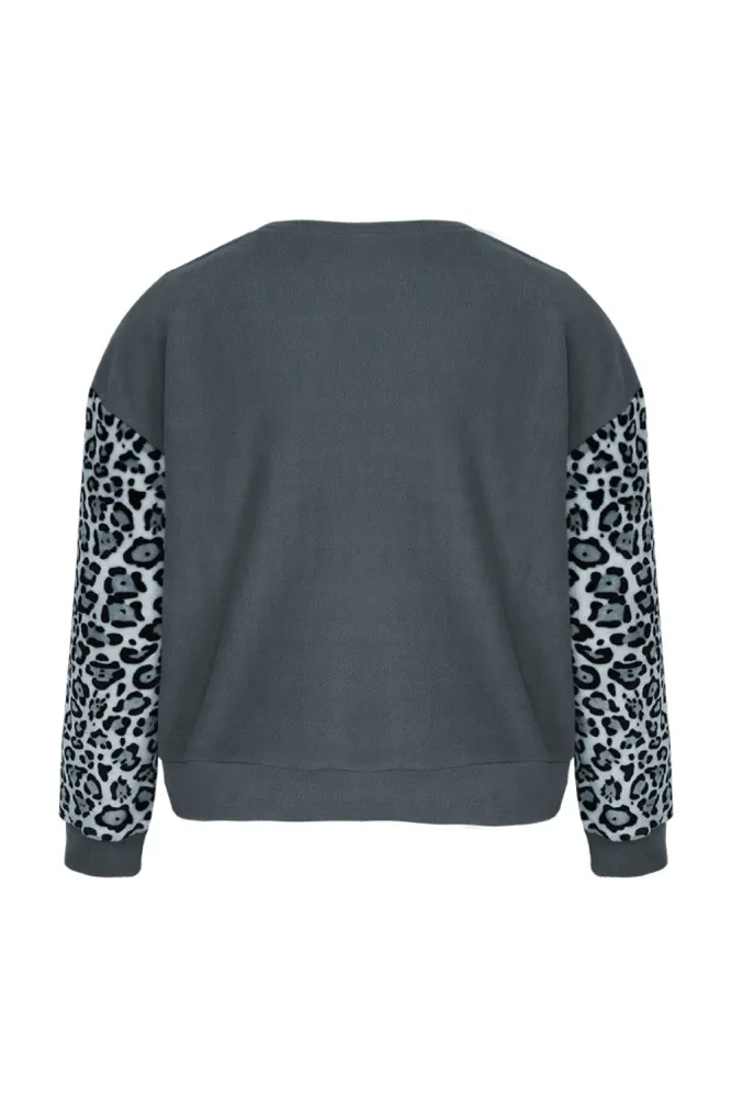Plus Size O Neck Leopard Plush Shirt
