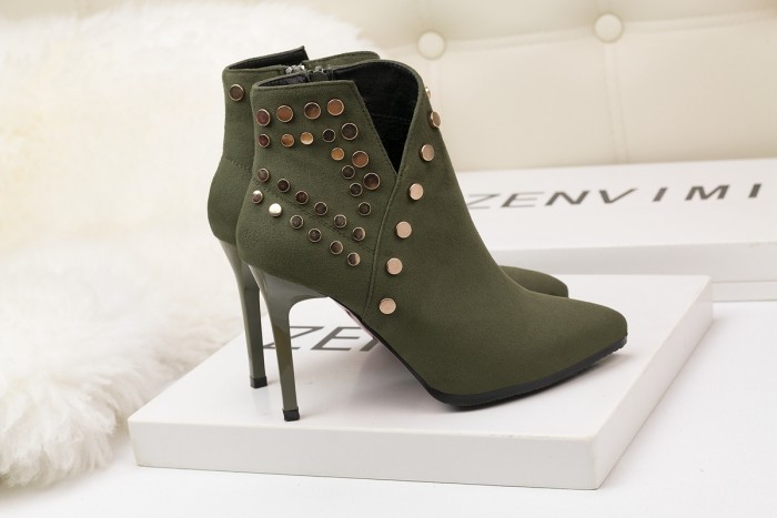 9.5CM Fashion Short Suede Pointed Rivet Sexy Wedding Party Booties