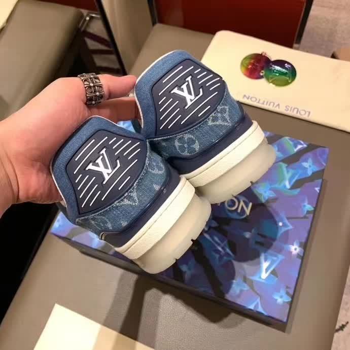 20秋季最新专柜款-路易威登LV2020早秋新款休闲鞋情侣款，专柜同步，原版底，独家活动成型底超级舒适