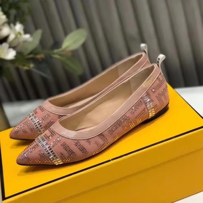 20秋季最新专柜款-芬迪Fendi2020秋季新品，鞋面是半透视纳米科技网眼布制成！水染羊皮内里垫脚，脚感超舒适！真皮大底，防滑防透潮
