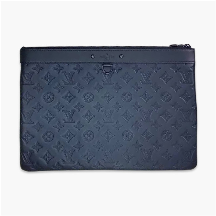 【原版皮】路易威登/LV POCHETTE APOLLO 手袋，由格外柔软的Monogram Shadow小牛皮裁制而成，饰有标志性的Monogram压纹，是携带文件等私人物品的优雅之选，款号：M62903