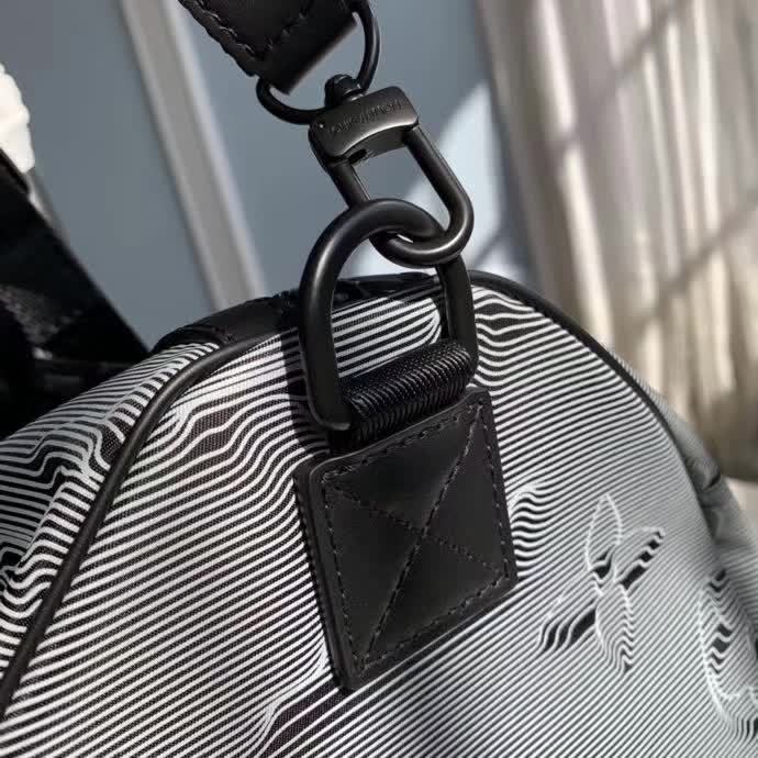 【原版皮】路易威登/LV KEEPALL 50 旅行袋，新颖面料演绎经典Monogram图案放大成XXL造型呈现双面幻彩，款号：M44939