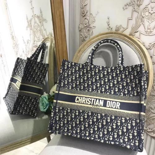 【原版皮】迪奥/Dior Tote购物袋，选用Oblique提花帆布搭配同色系牛皮皮革裁制而成，容量够大，这样出街就能把所有想带的东西都带上啦，款号：M1286【编号】M1286#D301