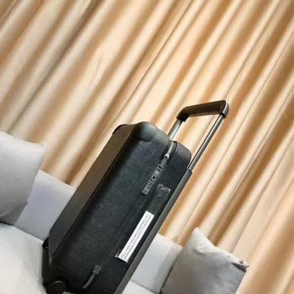 路易威登/LV 旅行箱，釆用经典水波纹系列，变色皮，铝制宽拉杆时尚大气，独特设计理念，时尚潮流，众多明星同款