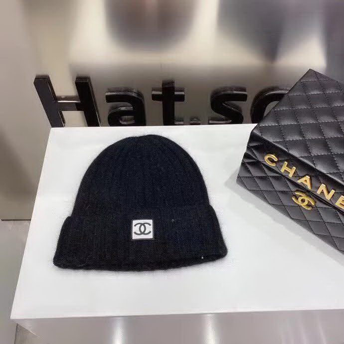 20冬季最新专柜款-Chanel秋冬新款高品质中古兔羊毛针织线帽，时尚百搭的炸街单品，弹性极佳，手感超好！粉色很嫩，嗲妹仔款！