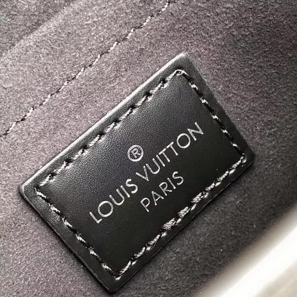【原版皮】路易威登/LV Petit  Sac Plat手袋， Epi皮革浓缩经典设计，轻盈而充裕的构型可容纳手机等日常所需，可拆卸肩带实现手提，肩背和斜挎选择，款号：M69441