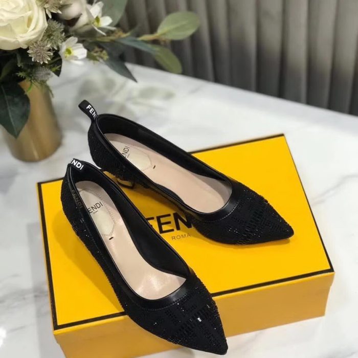 20秋季最新专柜款-芬迪Fendi2020秋季新品，鞋面是半透视纳米科技网眼布制成！水染羊皮内里垫脚，脚感超舒适！真皮大底，防滑防透潮